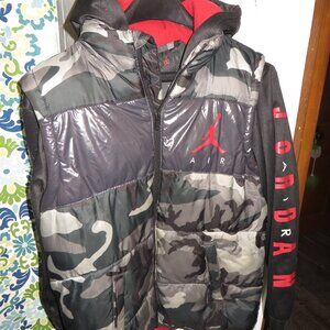 AIR JORDAN SWEATSHIRT WITH PUFFY VEST SIZE BOYS L CAMO